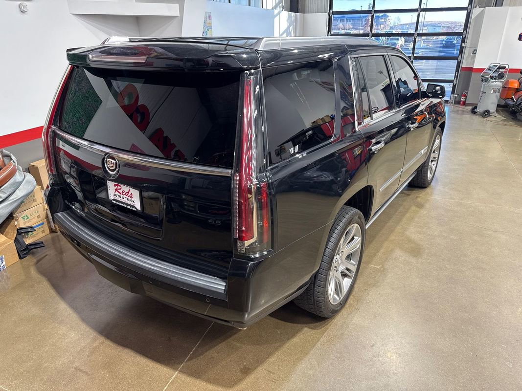 Used 2015 Cadillac Escalade Premium image 25