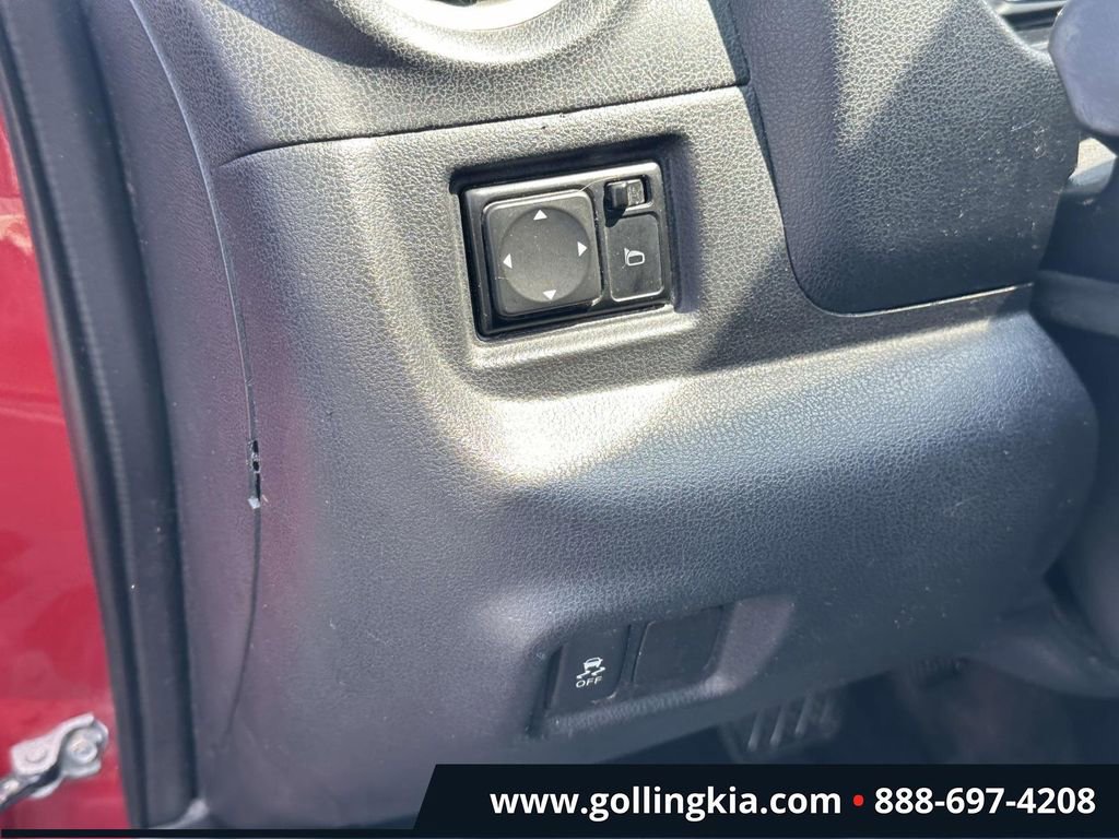 Used 2014 Nissan Versa Note SV FWD image 18