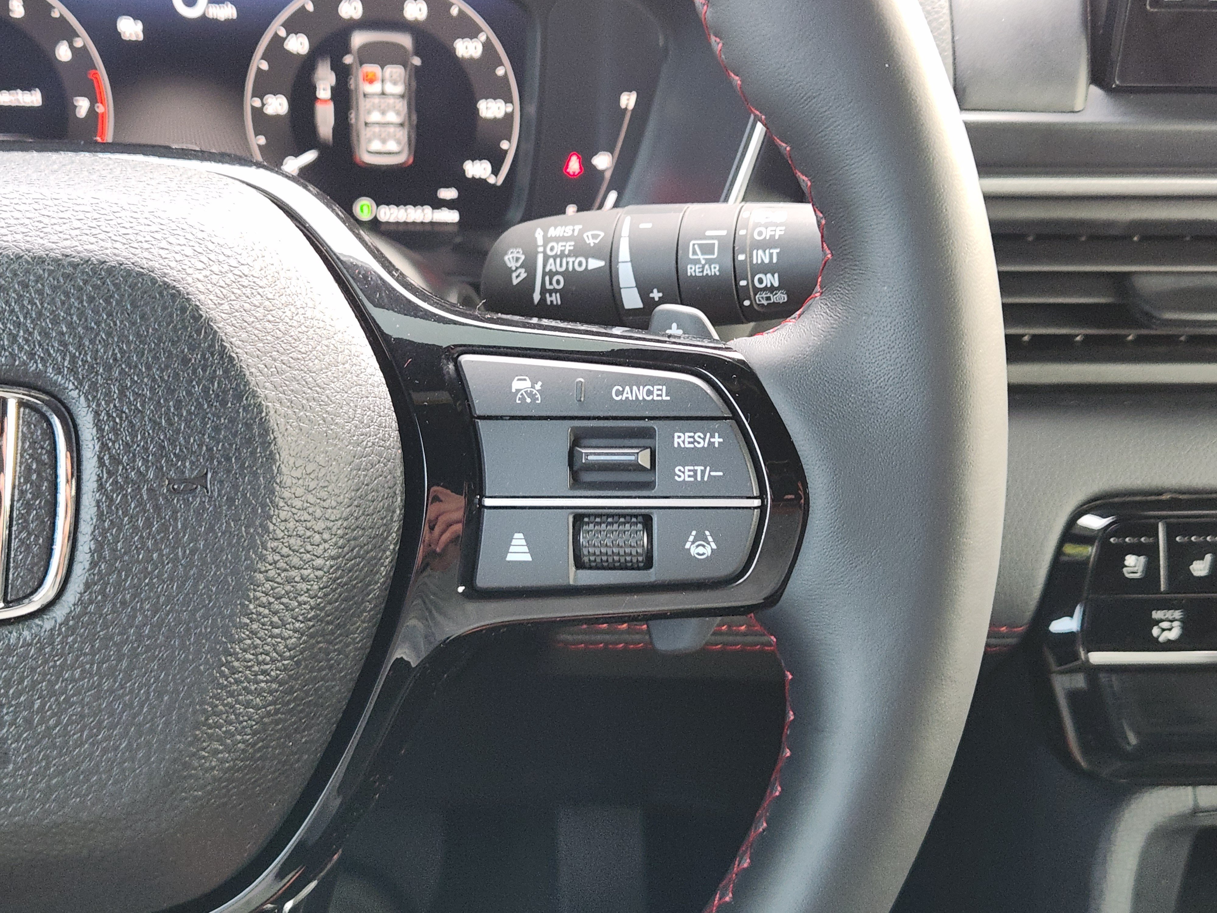 Used 2025 Honda Pilot Black Edition image 27