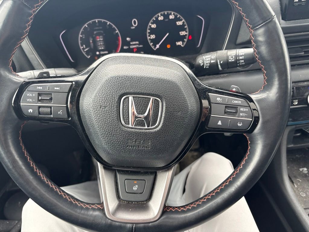 Used 2025 Honda Pilot TrailSport image 15