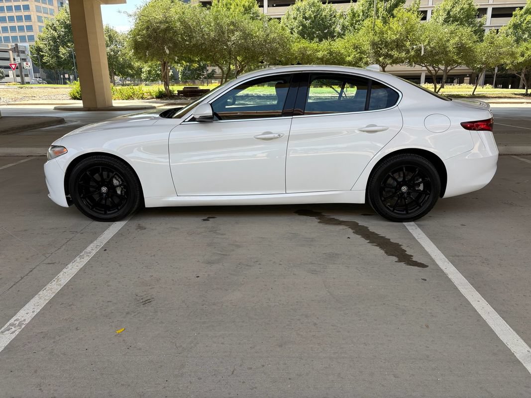 Used 2018 Alfa Romeo Giulia AWD image 8