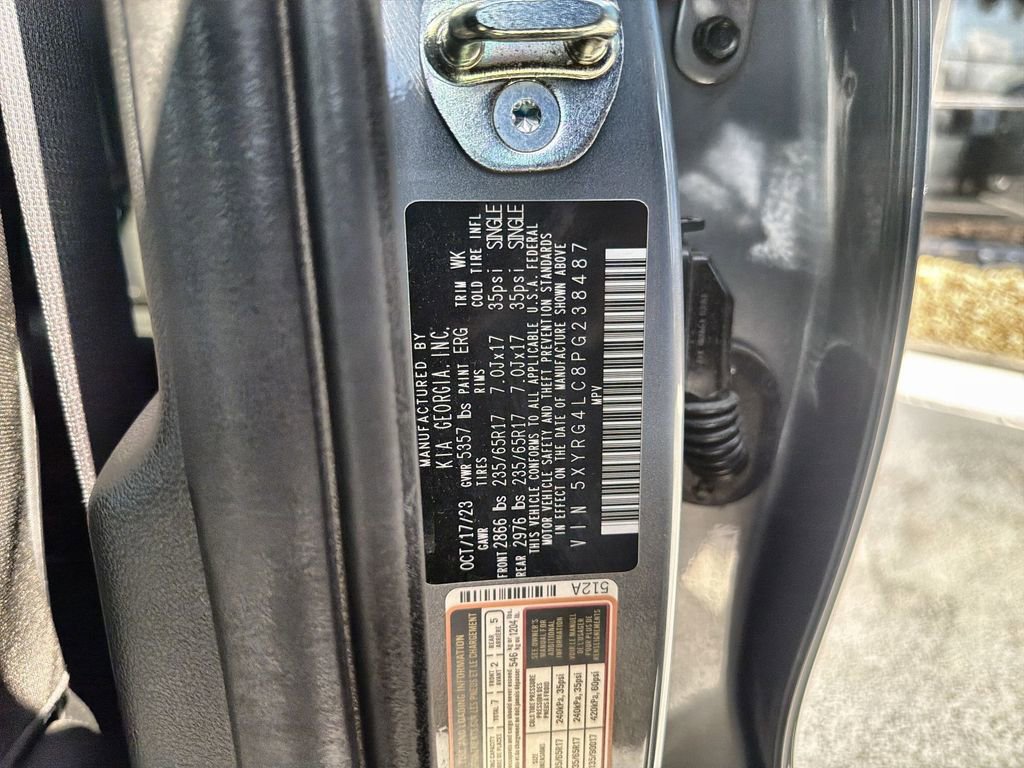 Used 2023 Kia Sorento LX image 30