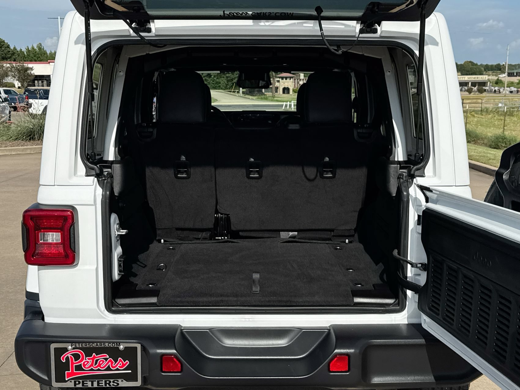 Used 2026 Jeep Wrangler Unlimited Sahara AWD/4WD image 22