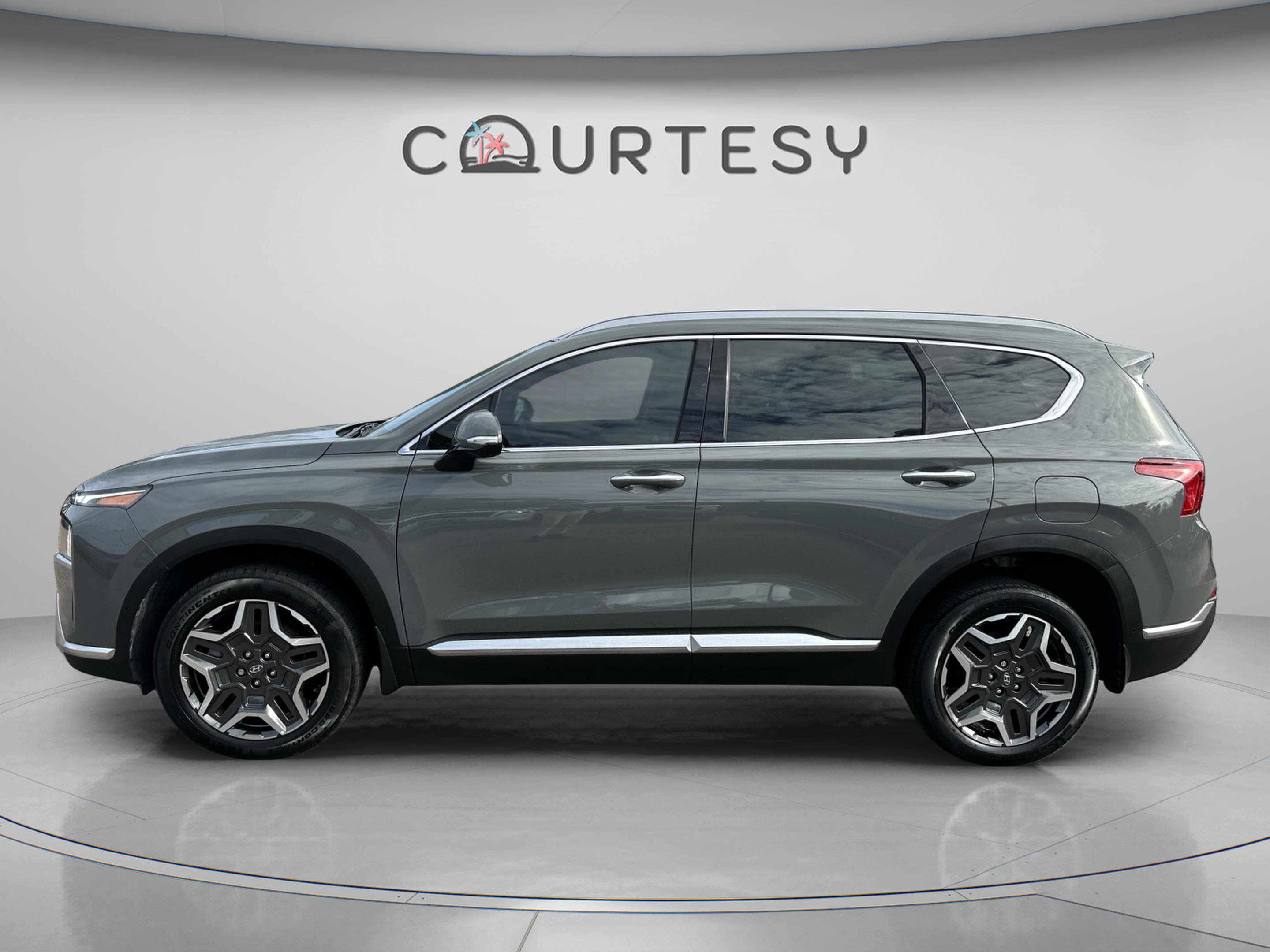 Certified 2023 Hyundai Santa Fe Limited AWD/4WD image 2