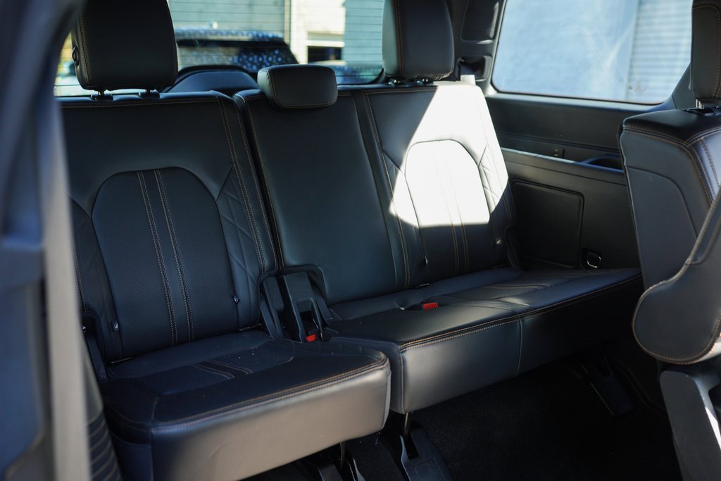 Used 2023 Ford Expedition Platinum image 27