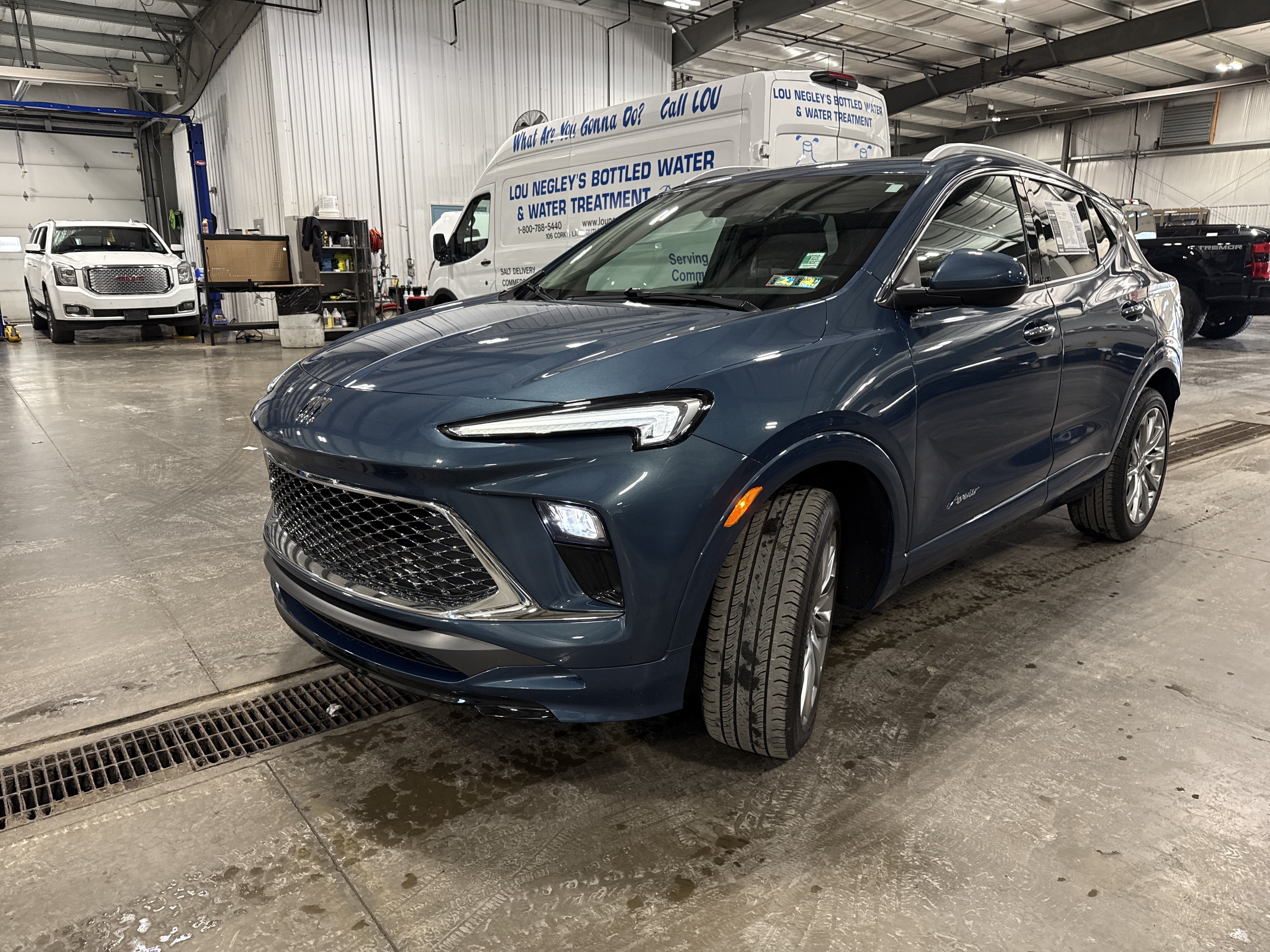 Used 2024 Buick Encore GX Avenir w/ Avenir Convenience Package AWD/4WD image 6