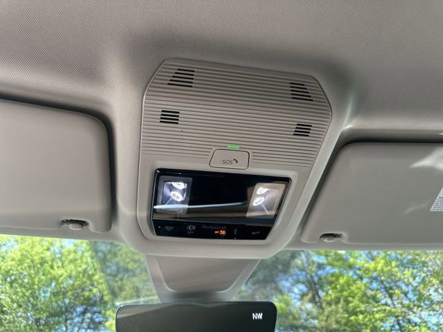 Used 2025 Volkswagen Atlas SE w/ Black Wheel Package FWD image 25