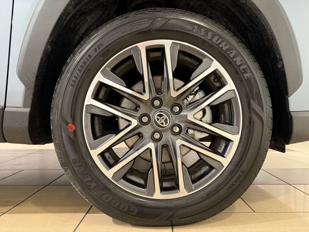 Certified 2026 Toyota Corolla Cross XLE w/ Convenience Package image 9