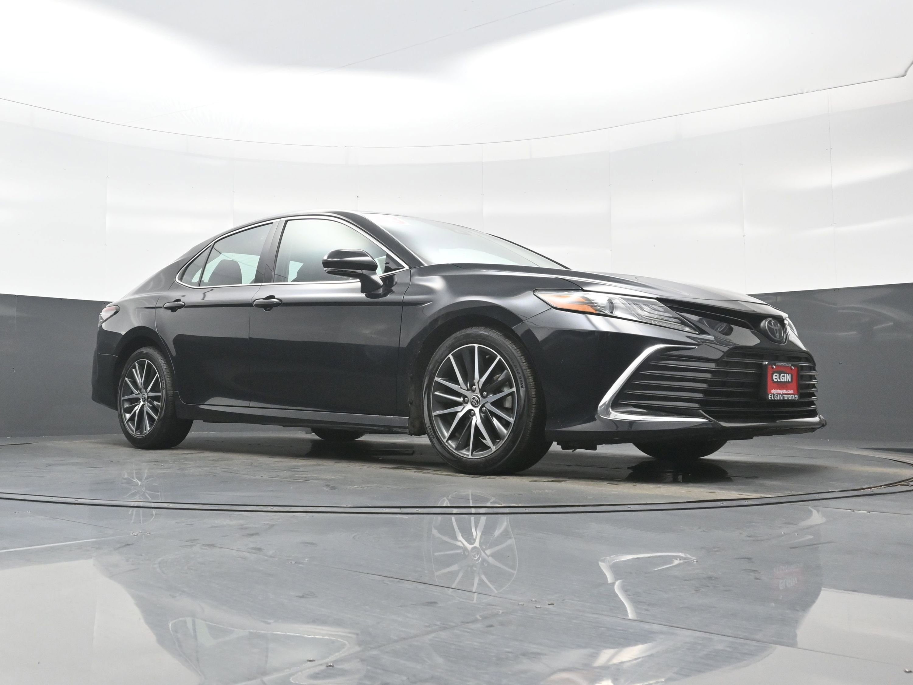 Used 2024 Toyota Camry XLE FWD image 38
