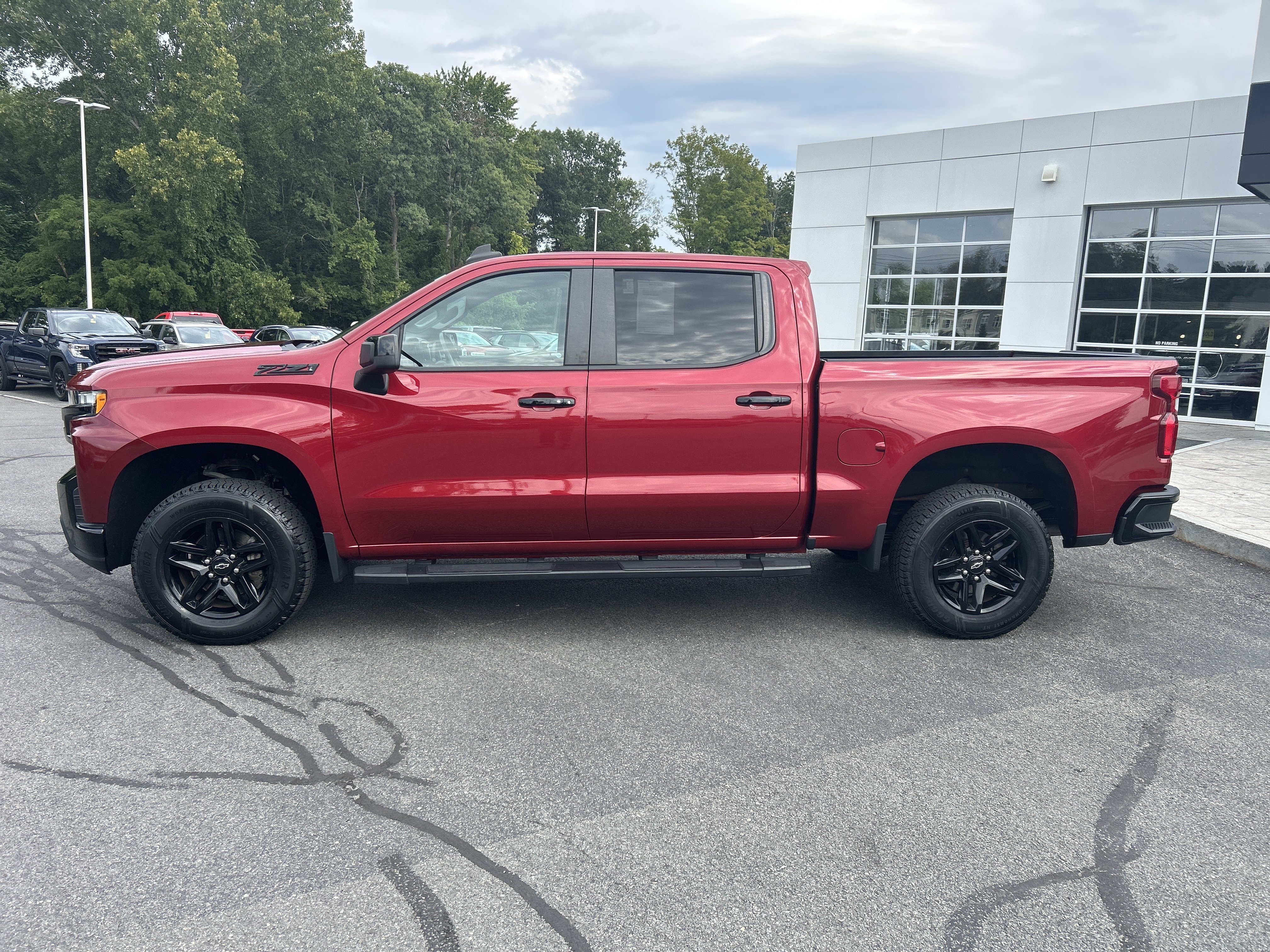Used 2020 Chevrolet Silverado 1500 LT Trail Boss AWD/4WD image 2