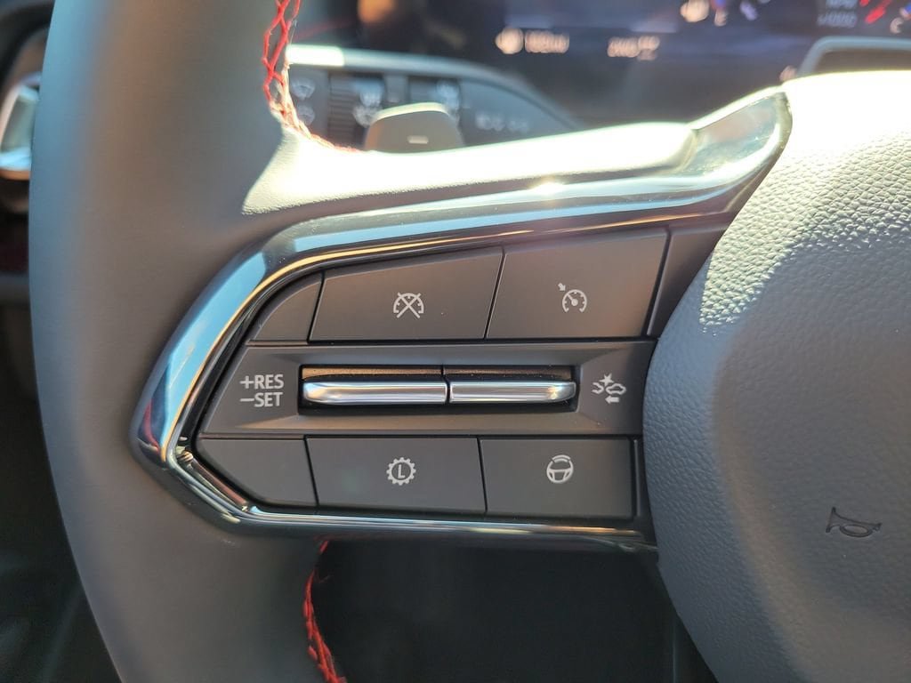 New 2026 Chevrolet Traverse RS w/ LPO, Floor Liner Package AWD/4WD image 5