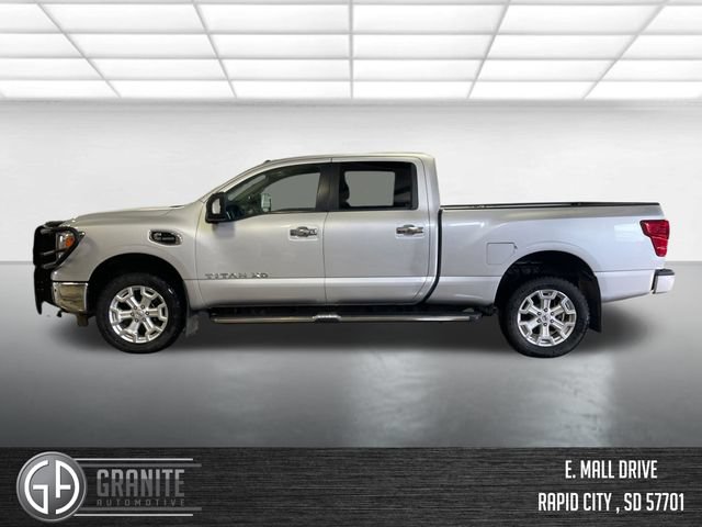 Used 2019 Nissan Titan SV w/ SV Convenience Package AWD/4WD image 3