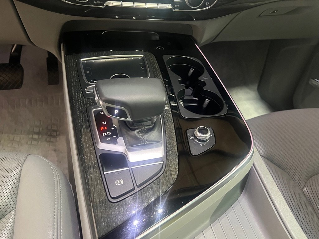 Used 2018 Audi Q7 3.0T Prestige image 24