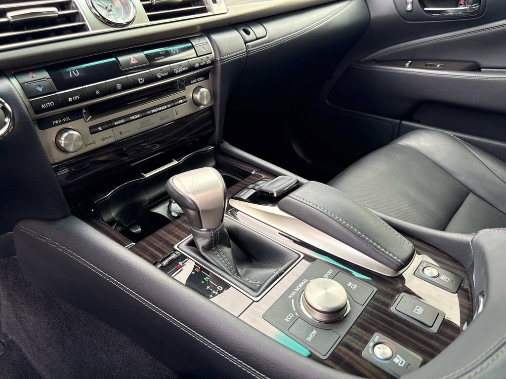 Used 2015 Lexus LS 460 L image 25