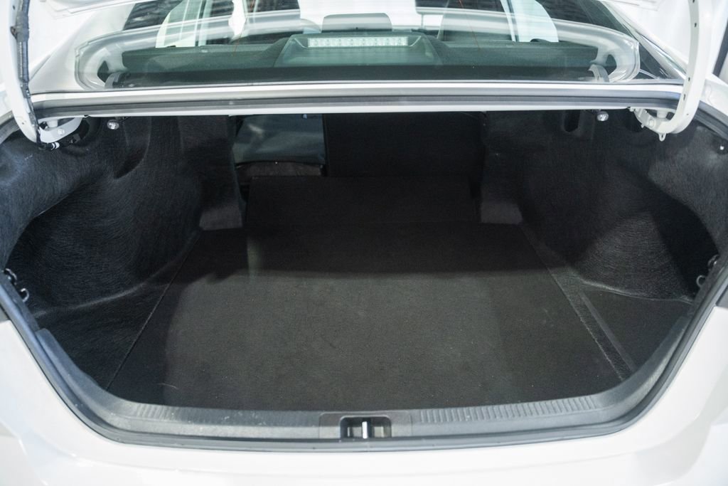 Used 2025 Toyota Camry SE FWD image 10