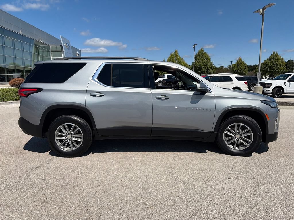 Used 2023 Chevrolet Traverse LT FWD image 8