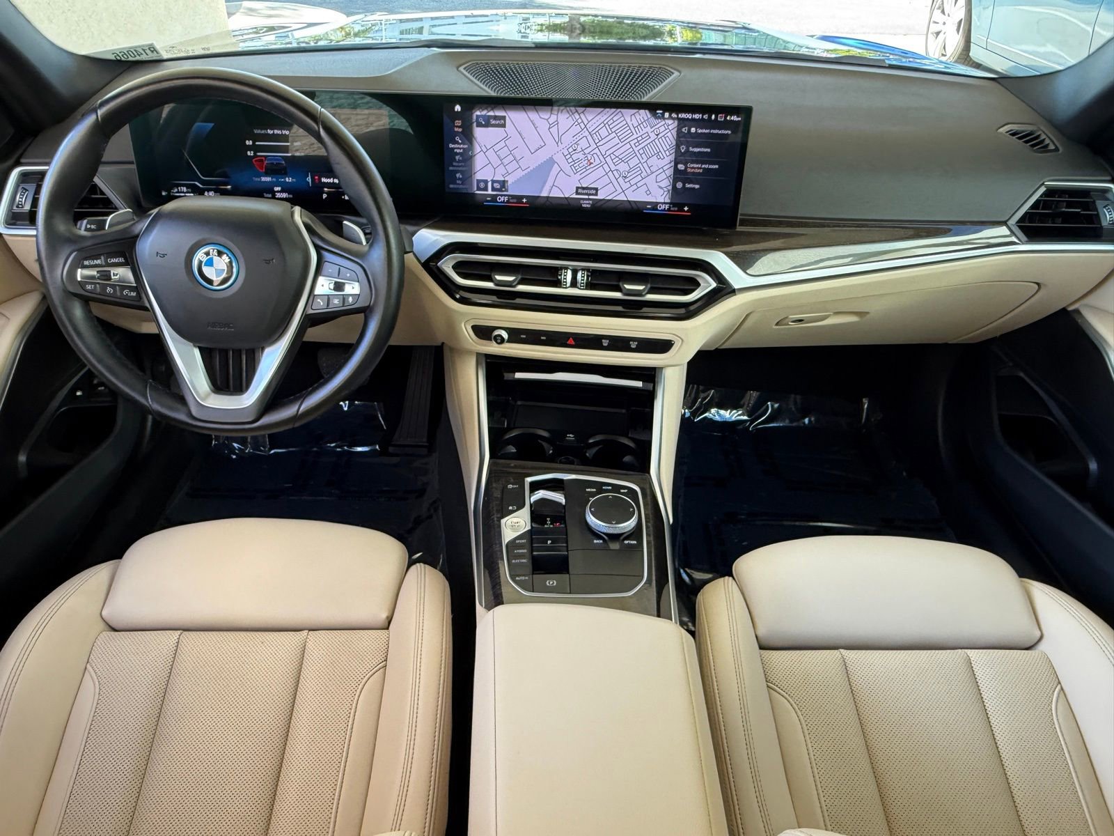 Certified 2023 BMW 330e image 32