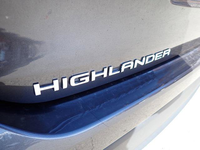 Certified 2023 Toyota Highlander XLE image 7