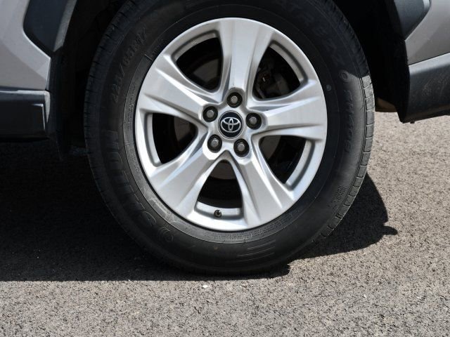 Used 2019 Toyota RAV4 LE w/ Carpet Mat Package image 23
