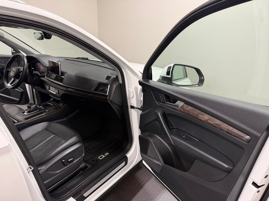 Used 2018 Audi Q5 2.0T Premium Plus w/ Premium Plus Package AWD/4WD image 12