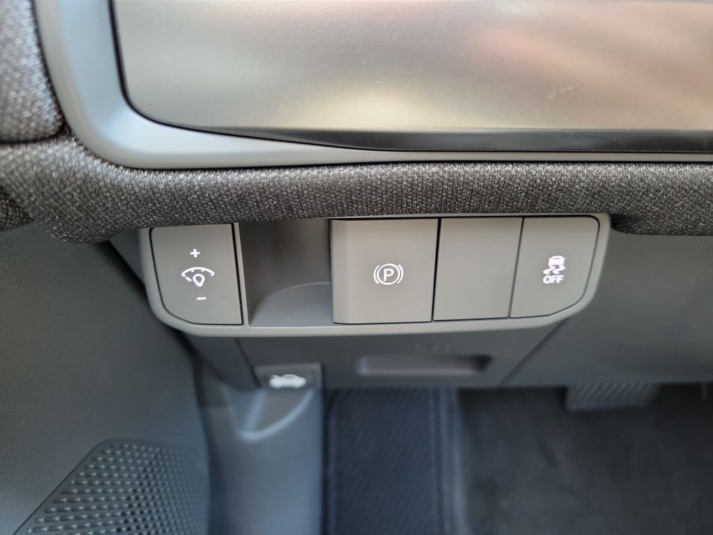 New 2027 Kia EV3 Wind FWD image 24