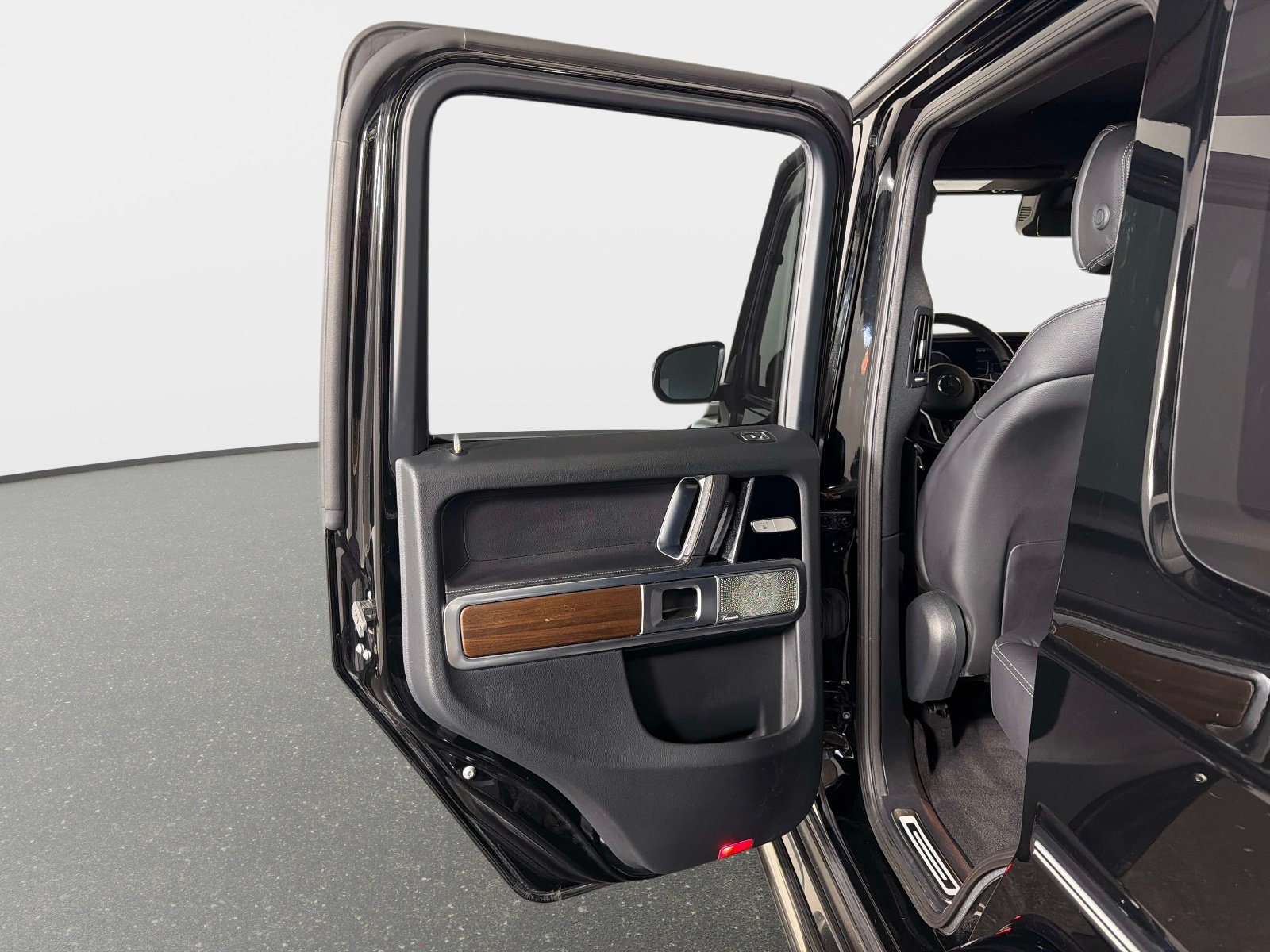 Used 2024 Mercedes-Benz G 550 image 29