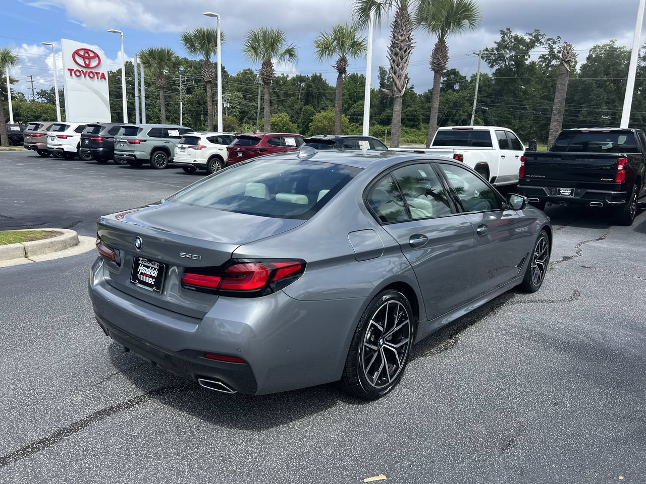 Used 2023 BMW 540i w/ M Sport Package RWD image 10
