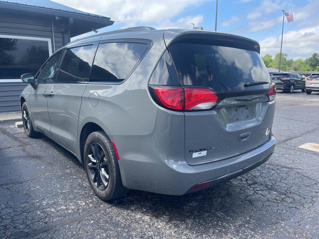 Used 2020 Chrysler Pacifica Touring-L w/ Premium Audio Group AWD/4WD image 3