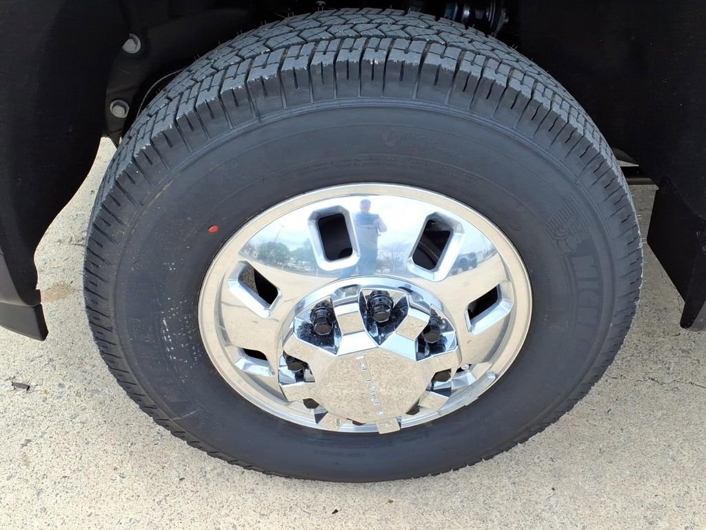 New 2026 GMC Sierra 3500 Denali w/ Denali Reserve Package image 9