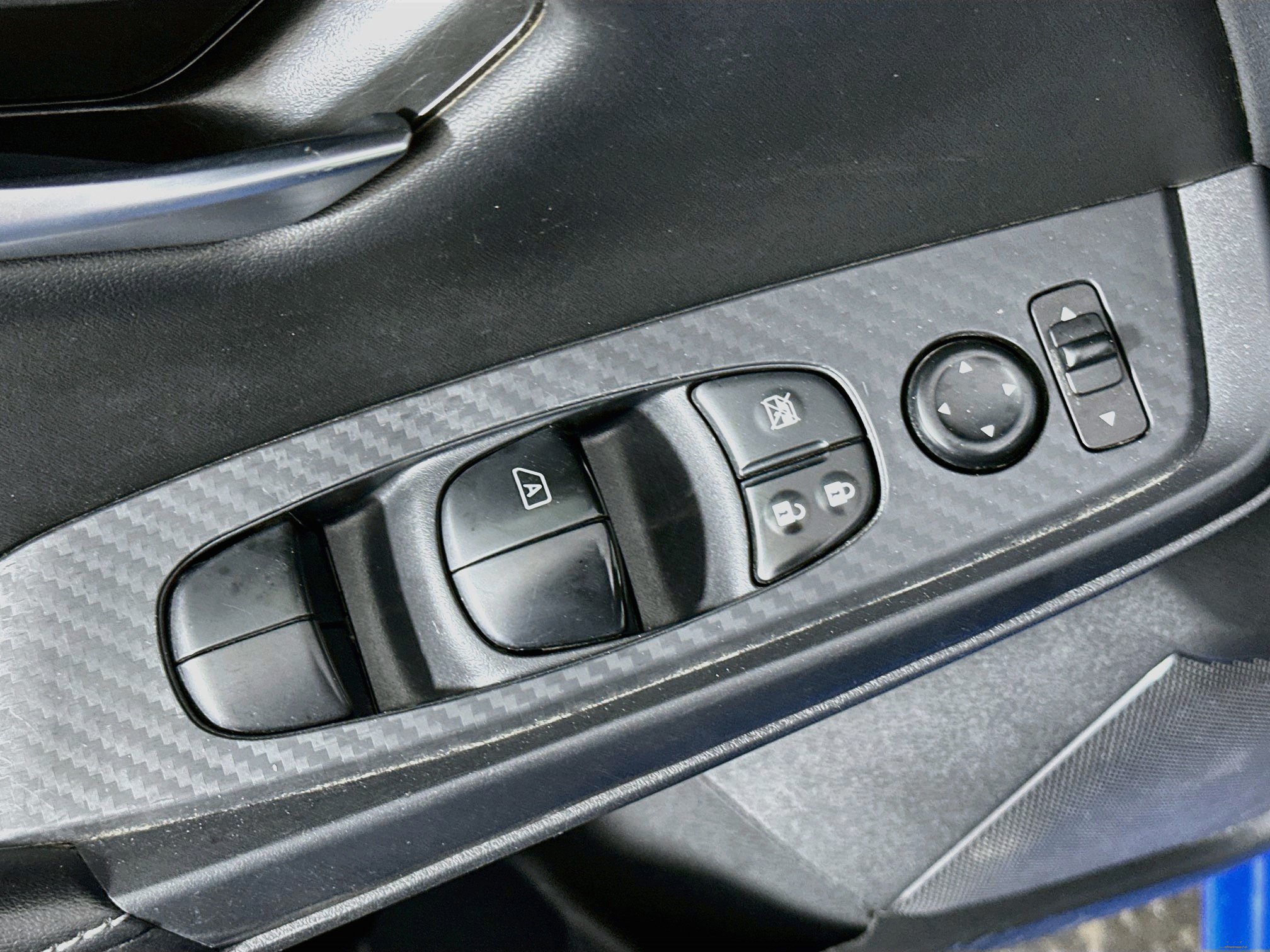 Used 2024 Nissan Sentra SV FWD image 15
