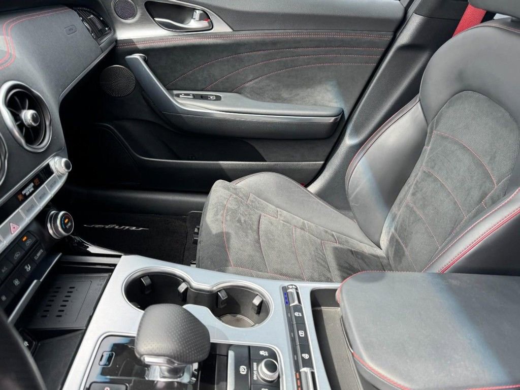 Used 2023 Kia Stinger GT2 image 14