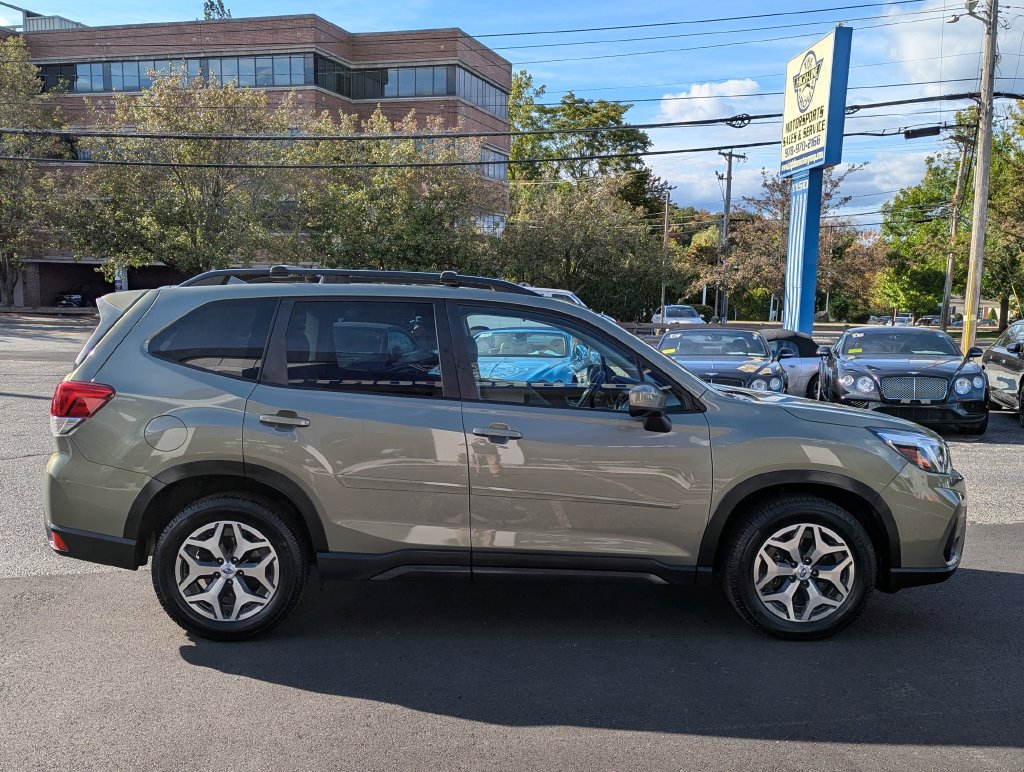 Used 2021 Subaru Forester Premium AWD/4WD image 6