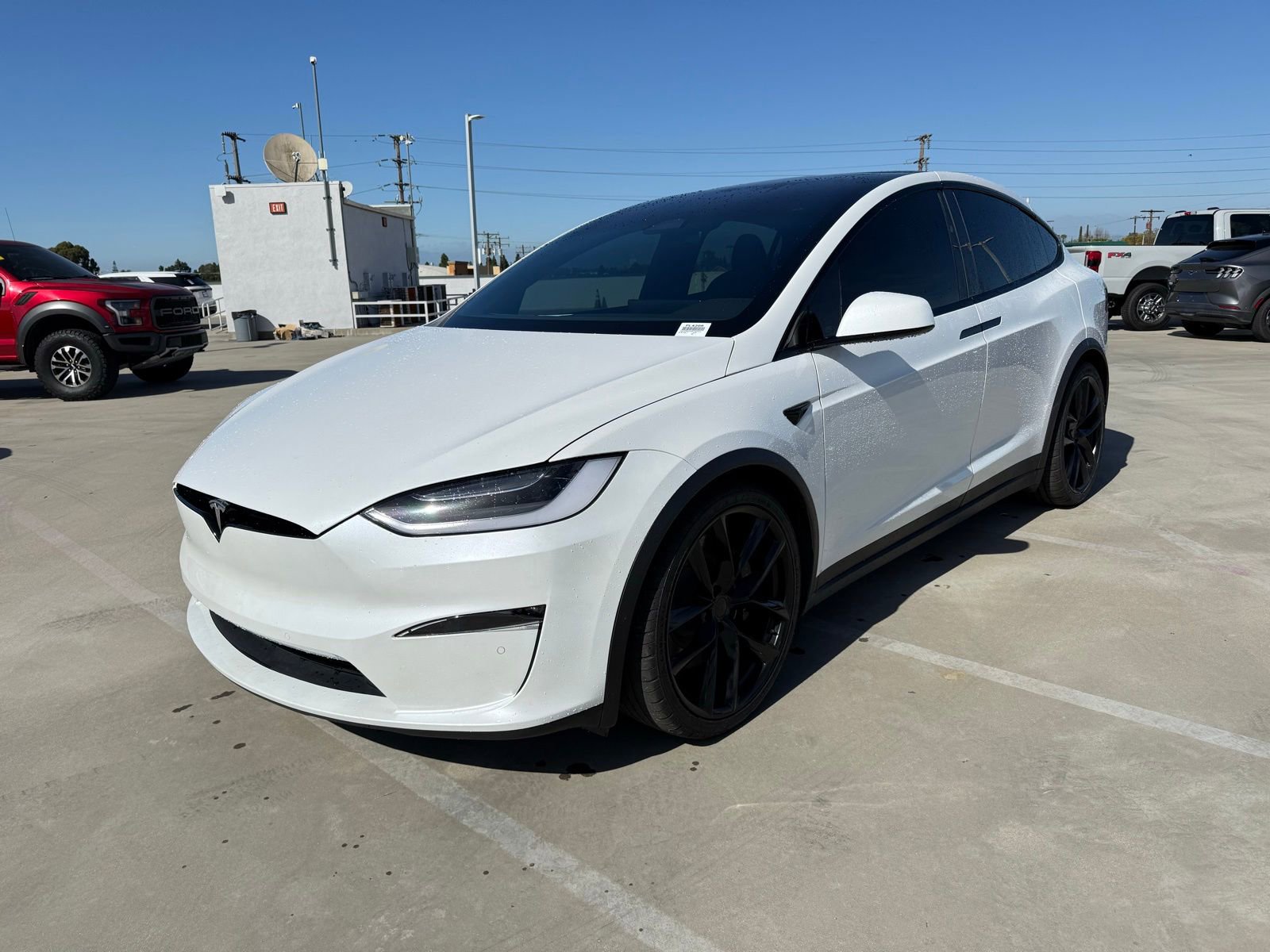 Used 2022 Tesla Model X image 1