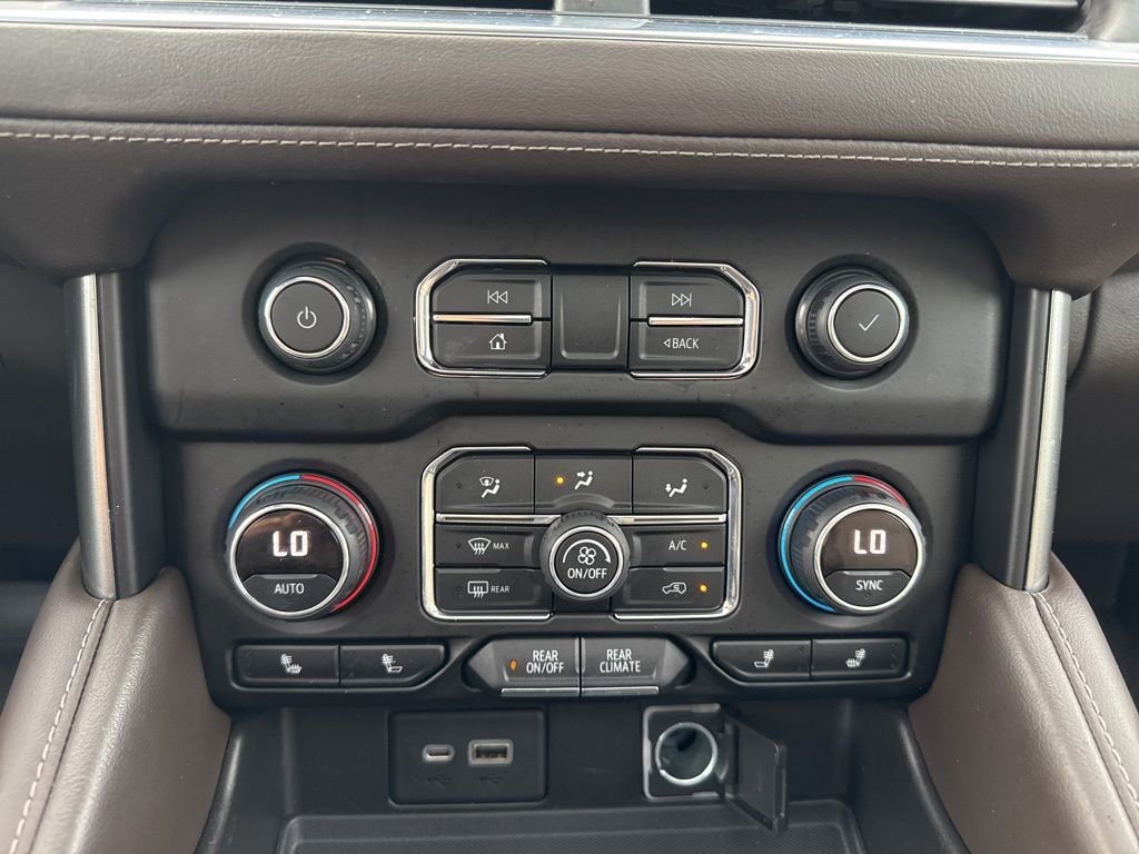 Used 2021 Chevrolet Tahoe Z71 w/ Z71 Signature Package AWD/4WD image 23