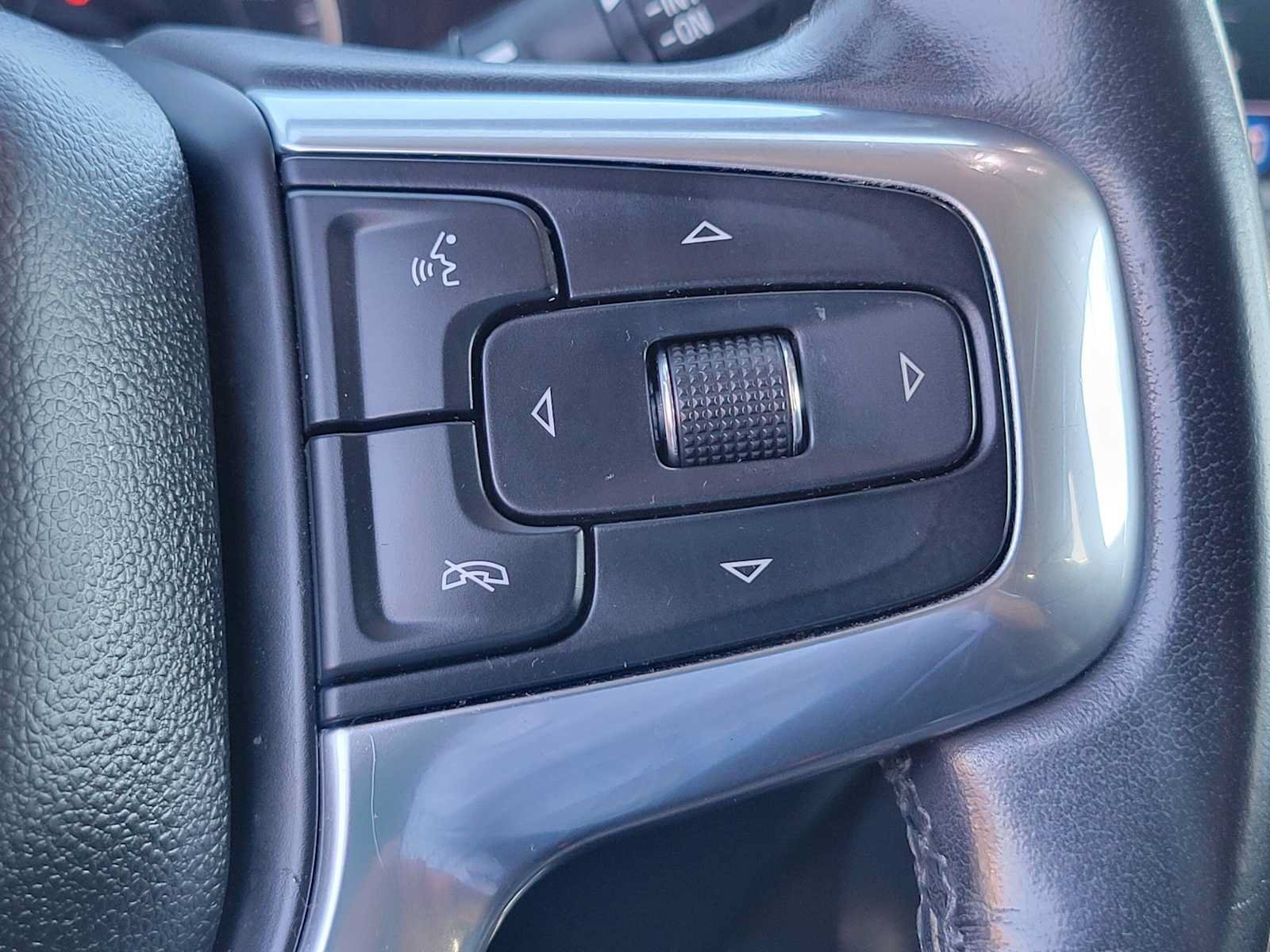 Used 2019 Chevrolet Blazer LT FWD image 29