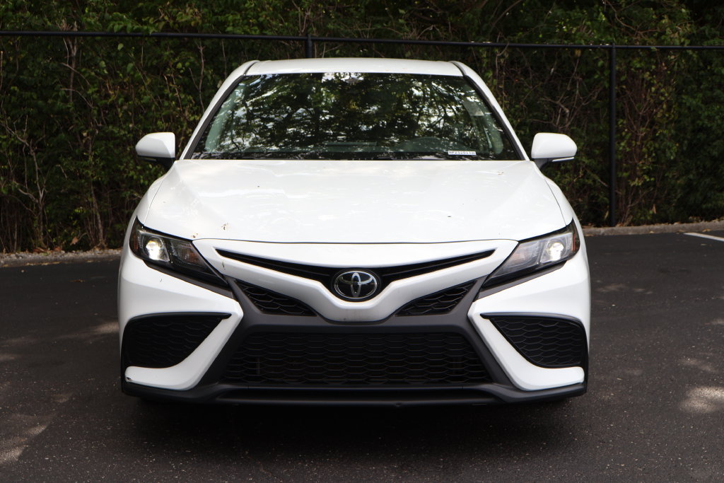 Used 2024 Toyota Camry SE FWD image 2