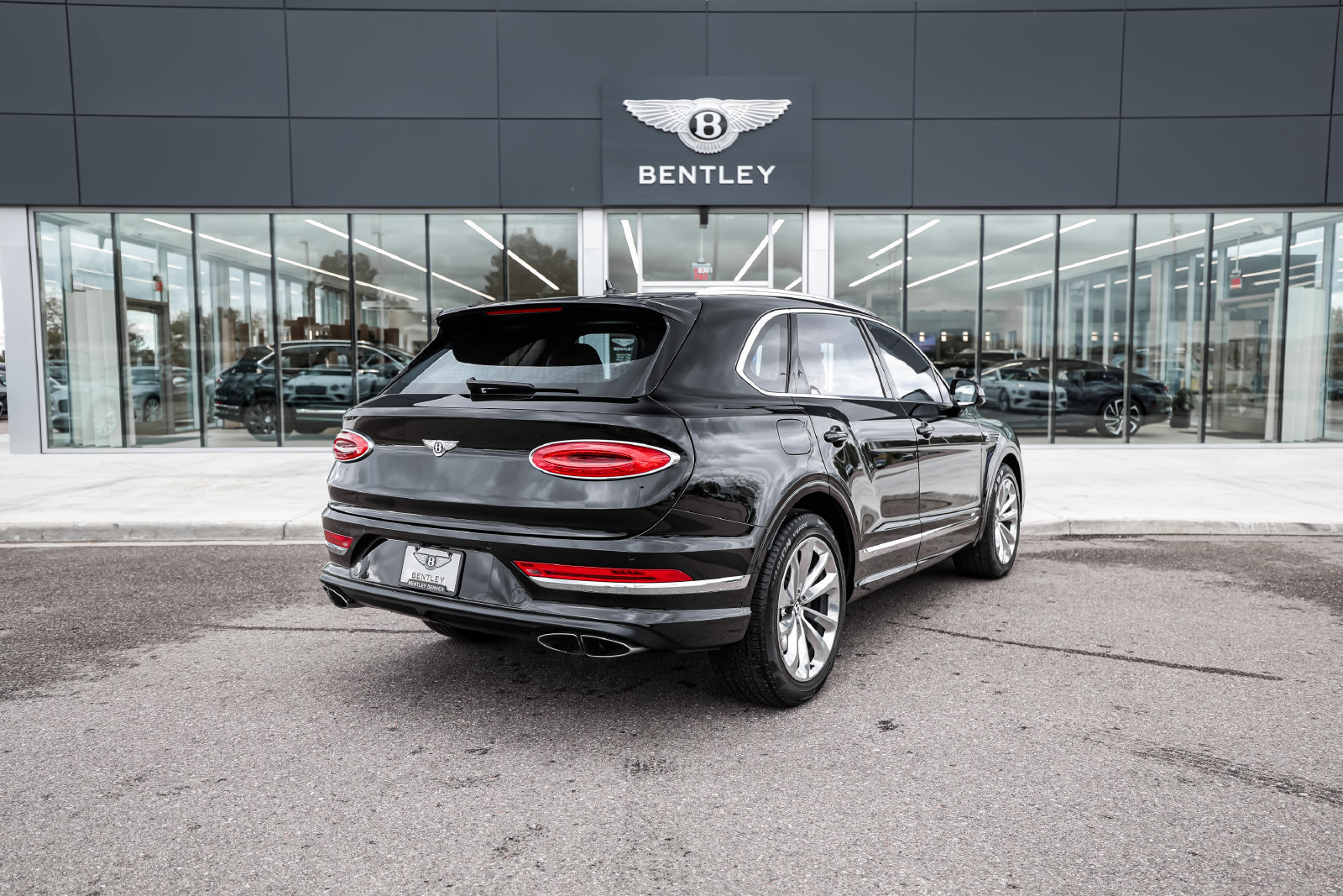 Certified 2022 Bentley Bentayga AWD/4WD image 3