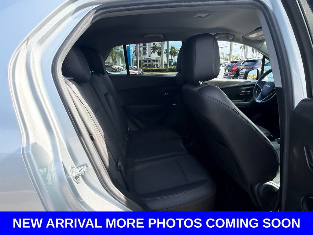 Used 2022 Chevrolet Trax LT w/ LT Convenience Package FWD image 15