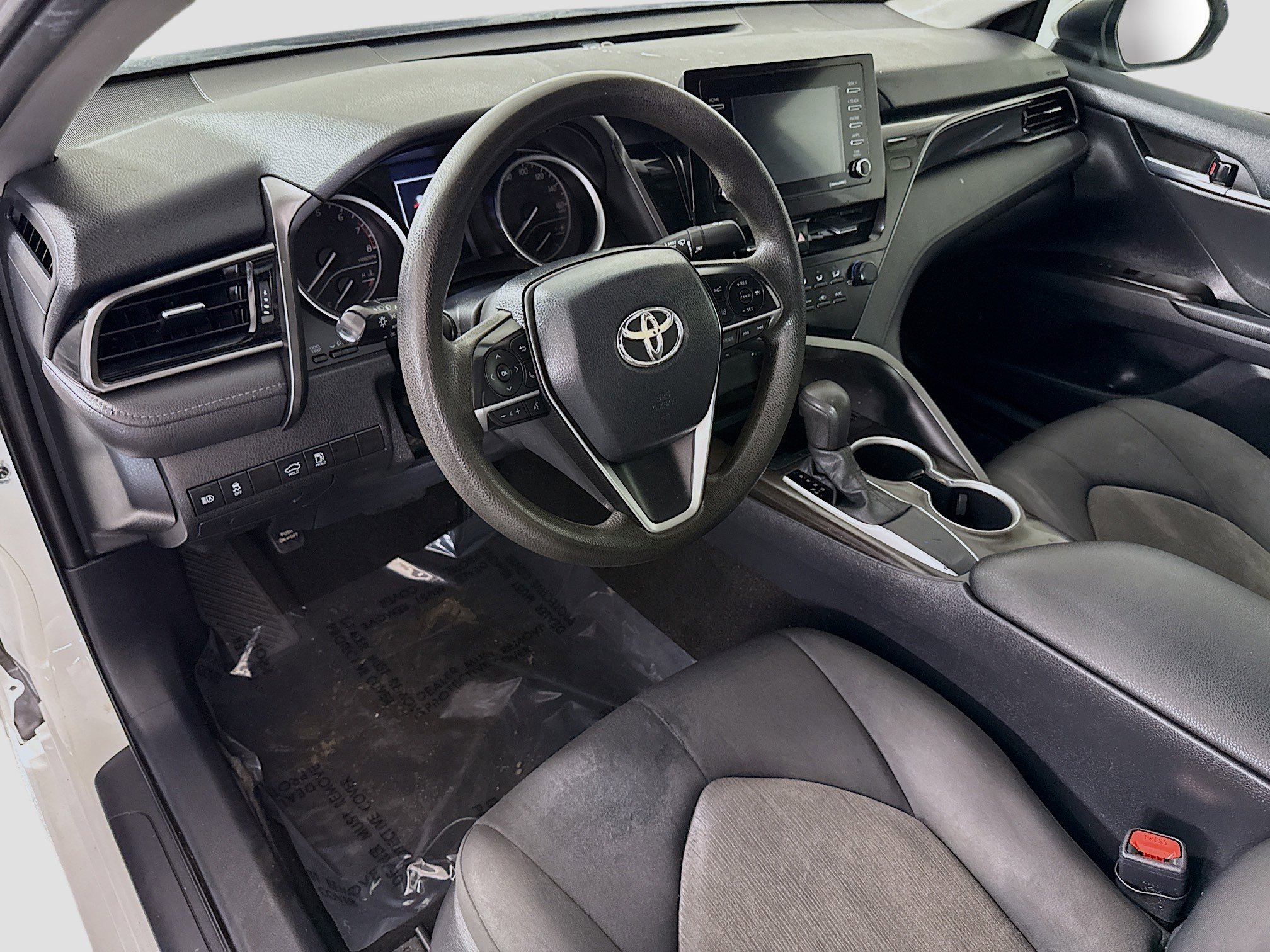 Used 2021 Toyota Camry LE image 22