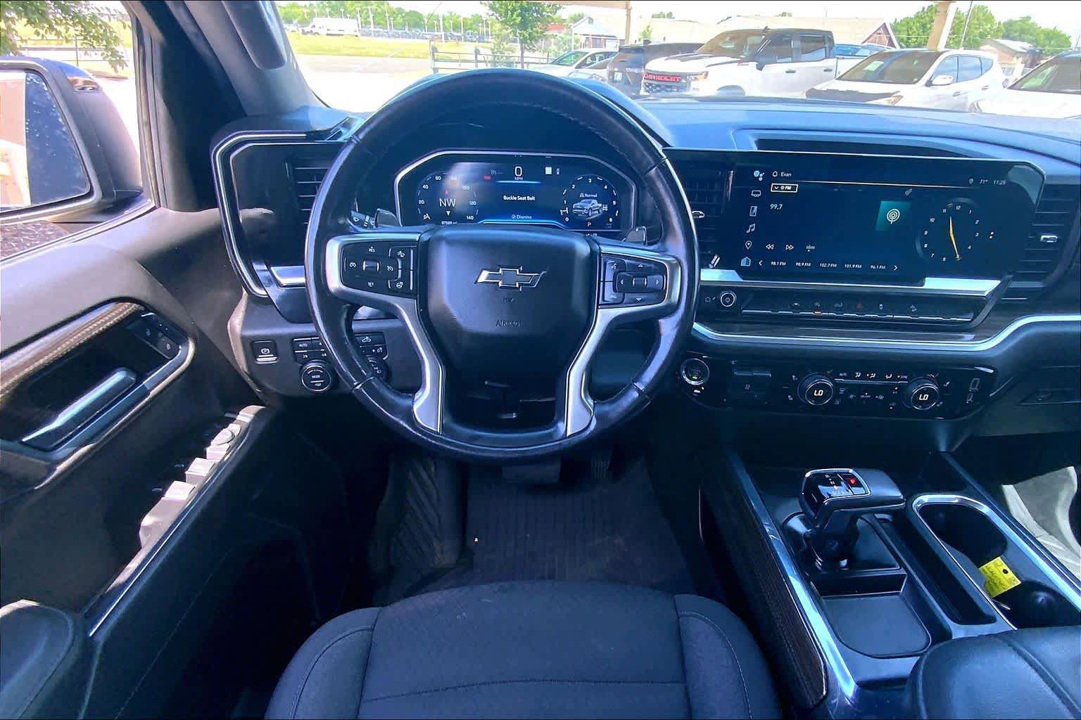 Used 2022 Chevrolet Silverado 1500 RST AWD/4WD image 6
