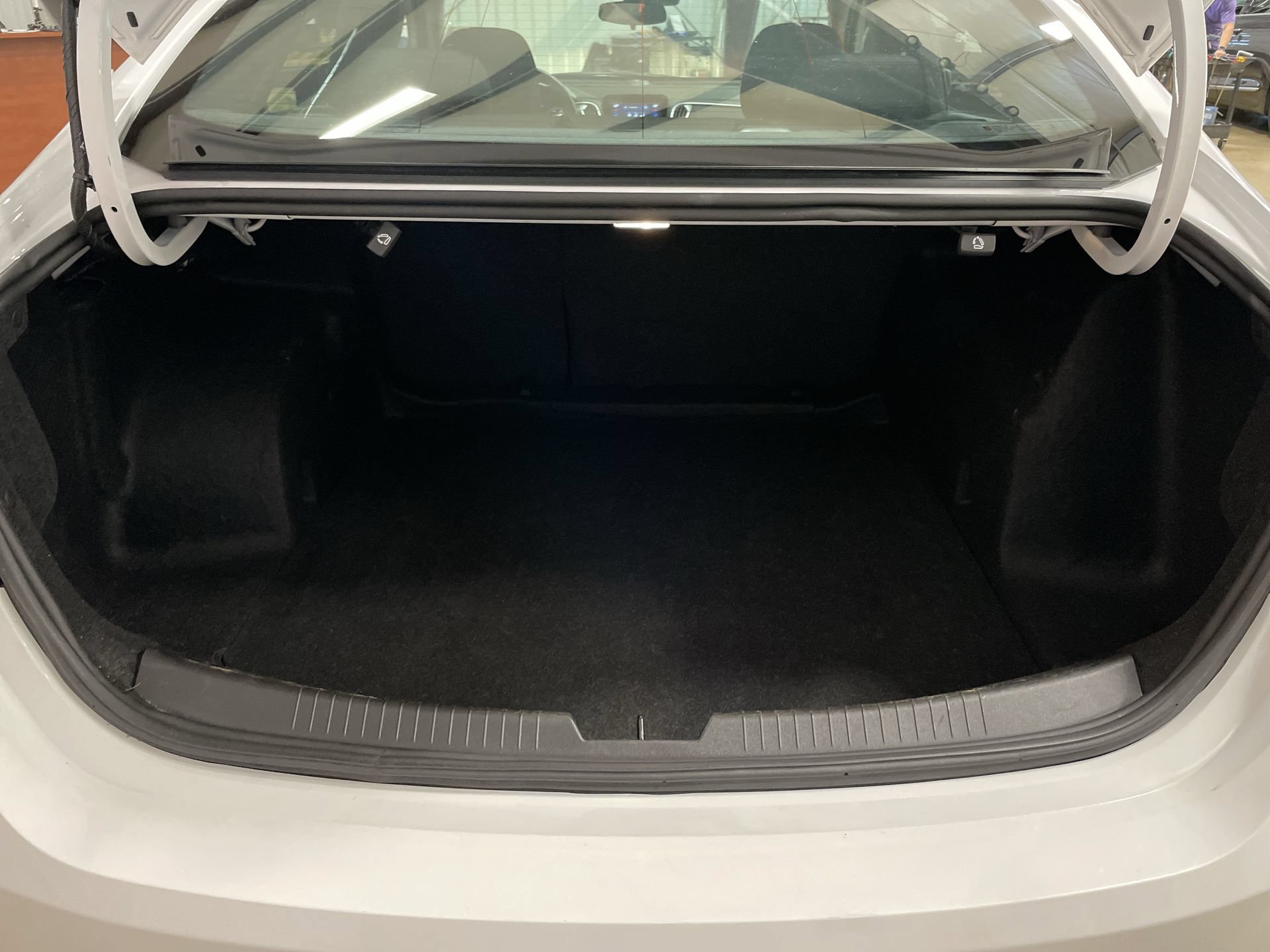 Used 2024 Chevrolet Malibu LT FWD image 23