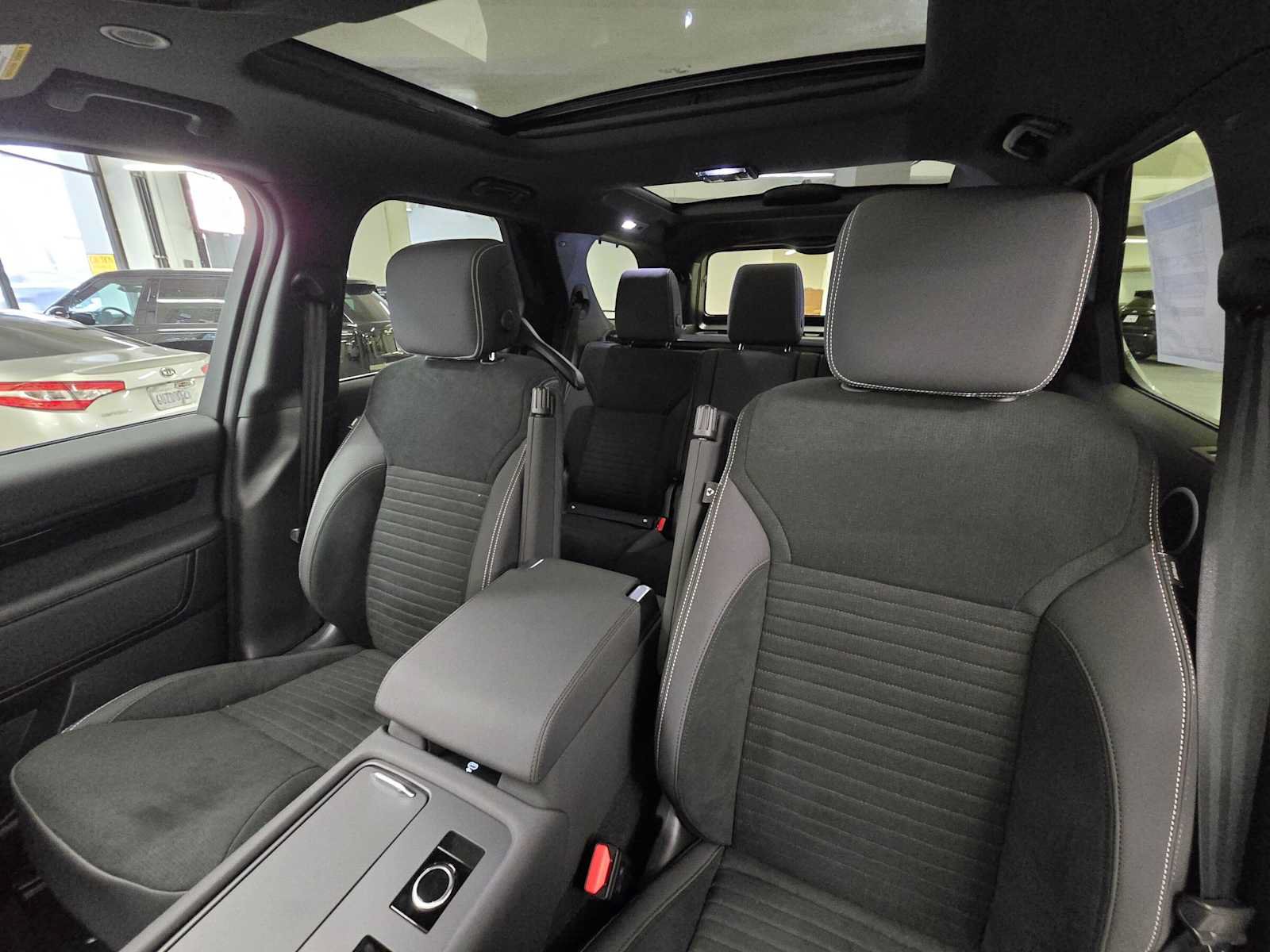 New 2026 Land Rover Discovery S AWD/4WD image 21