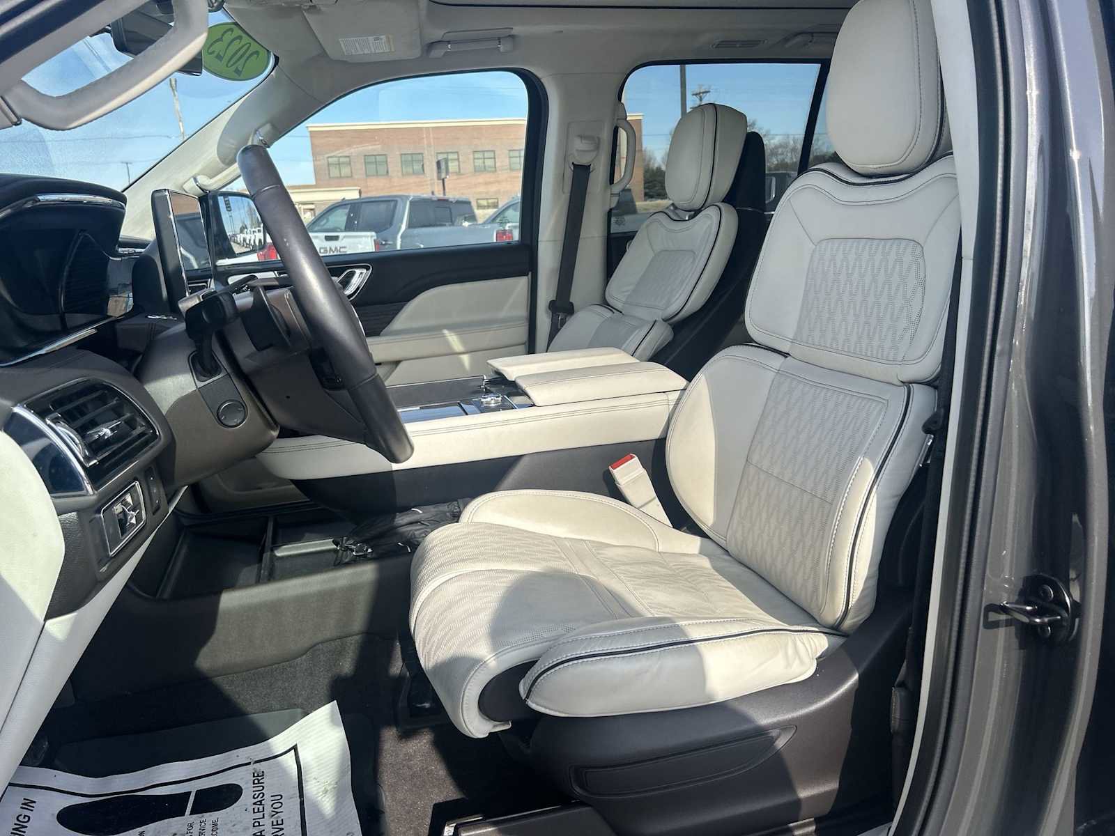 Used 2023 Lincoln Navigator Black Label image 19