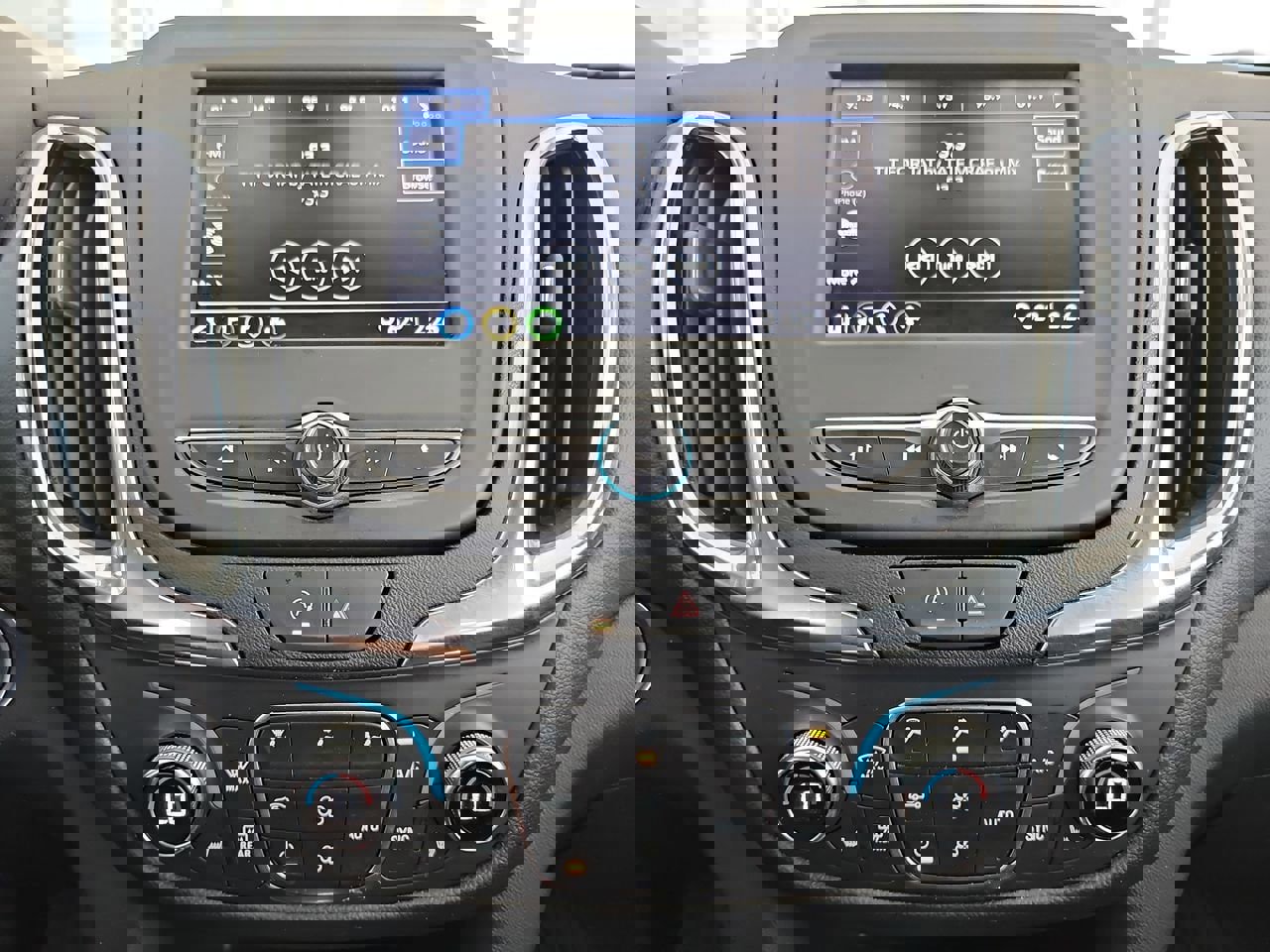 Used 2024 Chevrolet Equinox LT FWD image 25