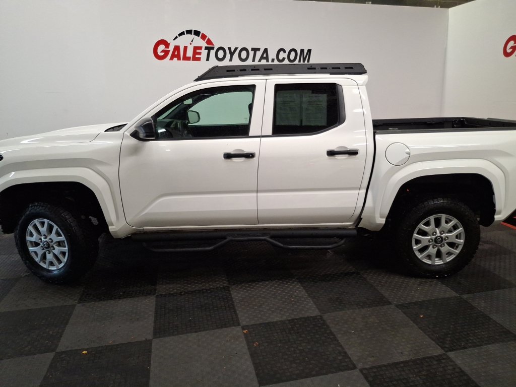 Used 2025 Toyota Tacoma SR w/ SR Upgrade Package RWD image 9