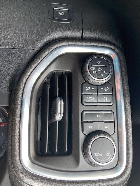 Used 2022 Chevrolet Silverado 2500 LT w/ Convenience Package image 15