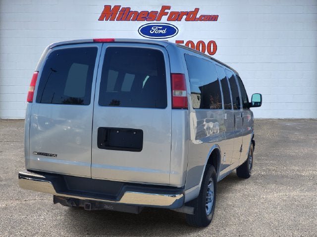 Used 2015 Chevrolet Express 2500 LT w/ LT Preferred Equipment Group RWD image 3
