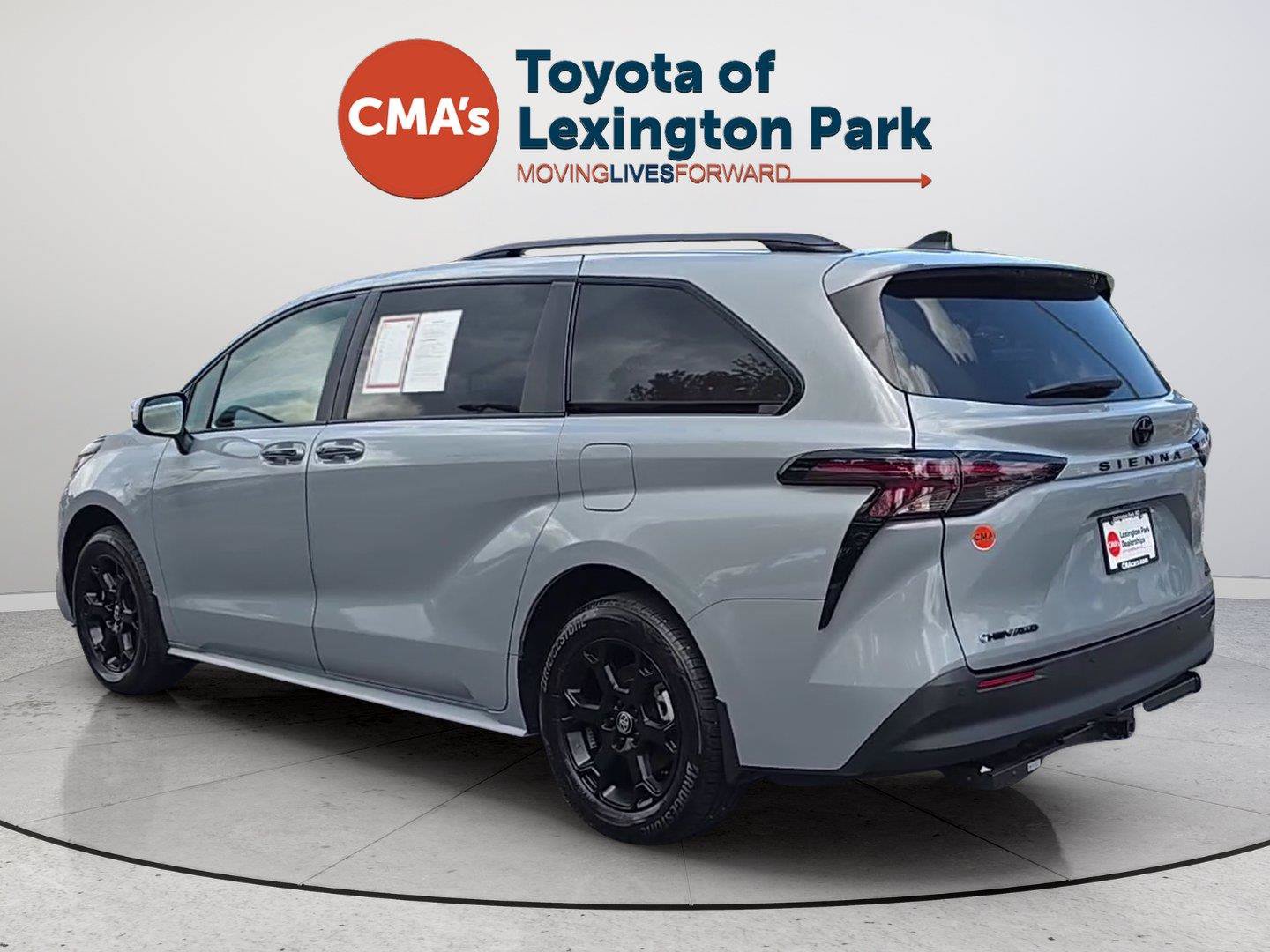 Used 2026 Toyota Sienna XLE Woodland Edition AWD/4WD image 3