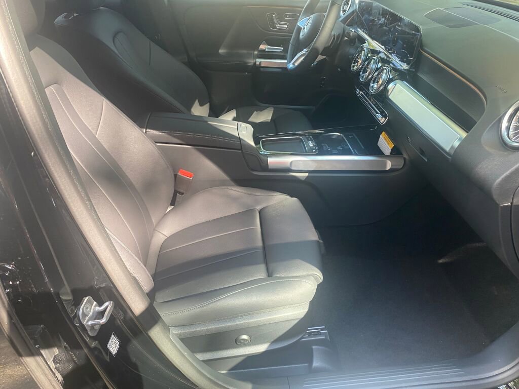 New 2026 Mercedes-Benz GLB 250 4MATIC image 21