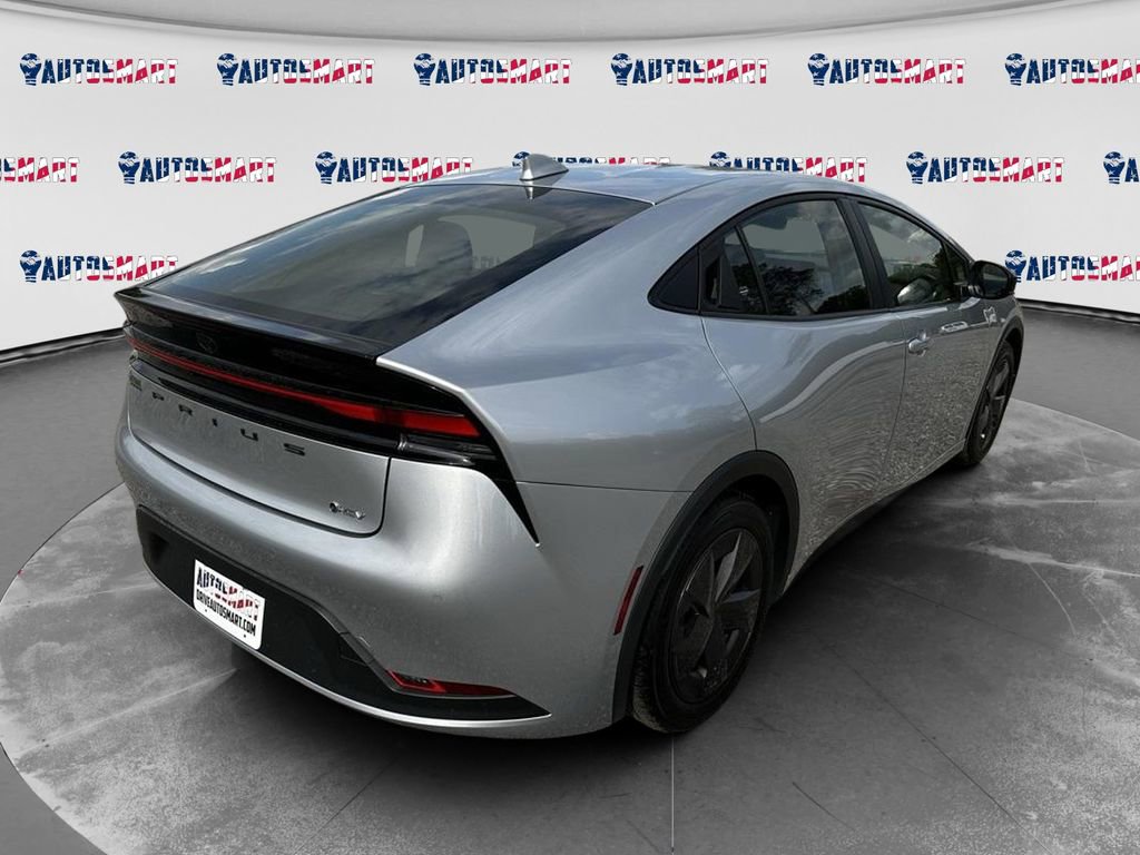 Used 2024 Toyota Prius LE image 7